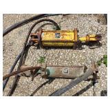 John Deere hydraulic cylinders