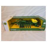 John Deere 1775NT 1/32nd