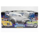 Muscle Machines 1/18 40 Sedan Delivery Silver