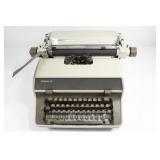 Royal 470 Manual Typewriter