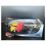 1/18 Hot Wheels Customized VW Drag Bus
