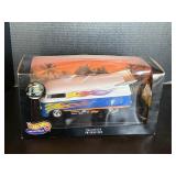 1/18 Hot Wheels Customized VW Drag Bus