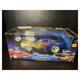 1/18 Muscle Machines Too Hot 66 Mustang