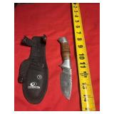 Mossy Oak Knife w/ Sheath