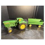 1/16 John Deere 5020 Tractor w/ Wagon