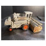 Vintage 1/32 Ertl Allis-Chalmers Gleaner Diecast