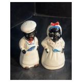 Vintage Black Americana Salt / Pepper Shakers