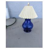 Vintage  1974Ming Blue Lamp Collectable