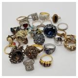 LOT OF RINGS SIZES MOSTLY 6 & 7 SOME ALITTLE