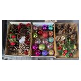 3 Flats Christmas Decor