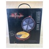 Hellï¿½s Kitchen Quesadilla Maker NIB