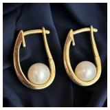 14k Yellow Gold Earrings w/ Single Pearl &