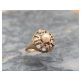 10kt Gold & Pearl Ladies Ring 4.2g