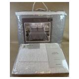 Queen Reverse Quilt, Pillow Shams & Sheet Set