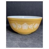 PYREX BUTTERFLY GOLD 2.5 QT. MIXING BOWL