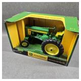 John Deere Model 620 Tractor - Ertl 1:16
