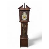 Vtg Ridgeway Grandmother Clock Model 122 in Good