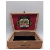 ARTURO FUENTE HEMINGWAY WOODEN CIGAR BOX
