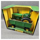 John Deere Model 950 Tractor w/Barge Wagon - Ertl