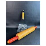 VTG Large Flipper/ Lifter w/ Red Handle Dough