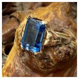 14K Gold & Blue Topaz Ring 7.0g , stone is loose