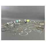 Costume Jewelry Rings & Bracelets