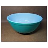 Vintage Pyrex 403 Mixing Bowl in Green