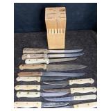 KITCHEN & STEAK KNIFES IN WOOD BLOCK SOME A
