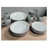 20 Pieces Lenox Dinnerware French Perle Groove &