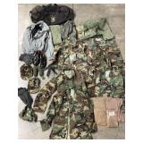 U.S. ARMY MILITARY DUFFEL BAG FULL CLOTHING,