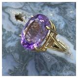 10K Y Gold Ring w/ Large Amethyst Stone 3.93g