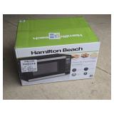 NIB Hamilton Beach 900 Watt Microwave Oven