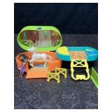 POLLY POCKETS CABOODLES HORSE STABLE PLAY SET