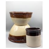 2 NESTING STONEWARE SERVING BOWLS & R.R.P CO.