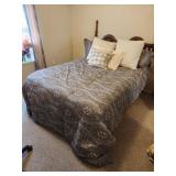 Lauren Ralph Lauren Queen  Comforter Plus Pillows