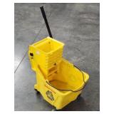 Rolling Commercial Mop Bucket Mop Wringer Has