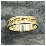 14K Y Gold Ring / Band 3.64g