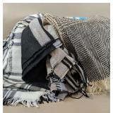 THIRTY ONE TOTE WITH SCARVES