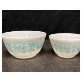 2 VINTAGE PYREX AMISH BUTTERPRINT MIXING BOWLS 1