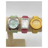 3 LADIES FASHION WATCHES JOAN RIVERS & VERNIER