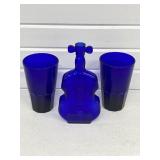 COBALT BLUE VIOLIN BOTTLE/DECANTER W/ 2 GLASSES