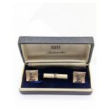 SWANK AMBASSADOR GOLD TONED CUFFLINK & TIE BAR