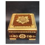 Vtg Russian Straw Inlay Trinket Box