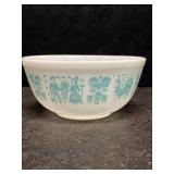 VINTAGE PYREX AMISH BUTTERPRINT MIXING BOWL 2 1/2