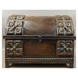 IMAX EMBOSSED SMALL METAL TRUNK