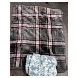 2 Plush Blankets in Purple Foot Locker Style