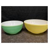 2 PYREX MIXING BOWLS GREEN 2 QT. & YELLOW 3 QT.