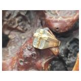 10K Gold Men's Ring w/ Crucifix 4.1g