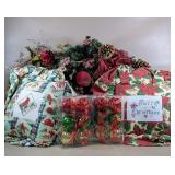 CHRISTMAS WREATHS, PILLOWS & JINGLE BELL