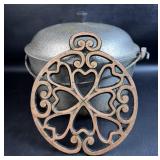 VTG Club Aluminum Pot w/ Pampered Chef Trivet